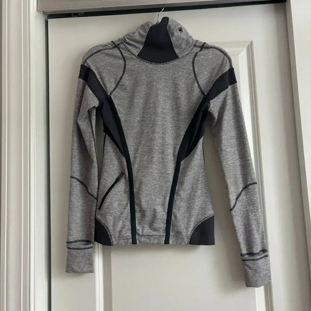 Lululemon Run Turbo 1/2 Zip Jacket 4 Static White Black Striped Thumbholes